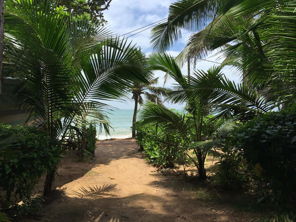 Chandi Gaya Beach Guesthouse Tangalle Exterior photo